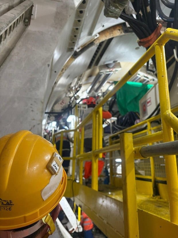 Système de géolocalisation sur site pour le tunnel de Tung Chung West, vue intérieure de l'équipemen.