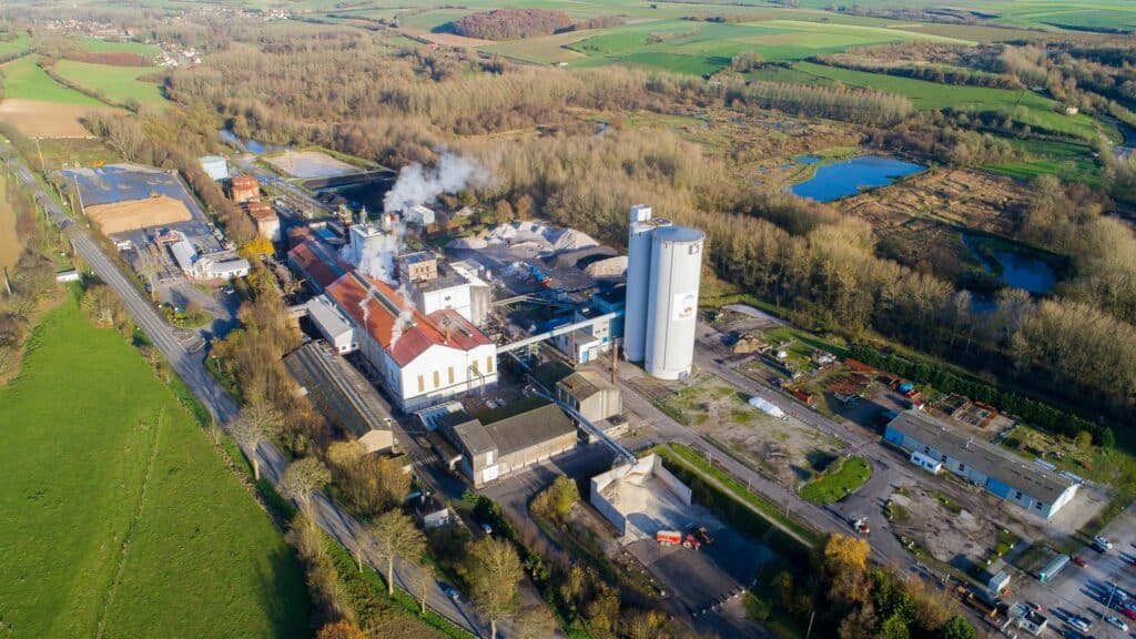 Filtreur TEREOS ATTIN dans un environnement rural verdoyant.