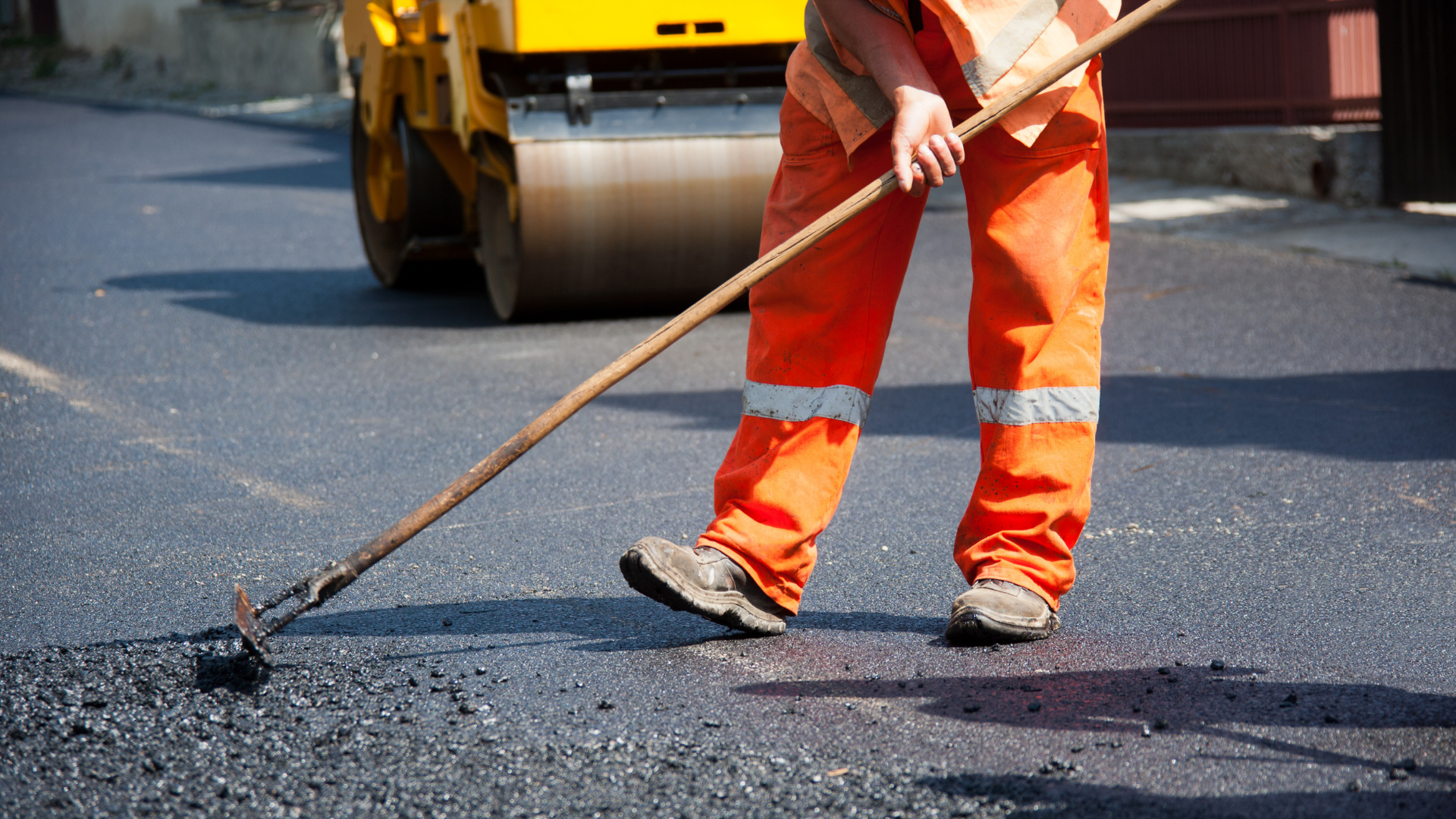 Asphalt coating representing the industry that UBY worked with for uNoise